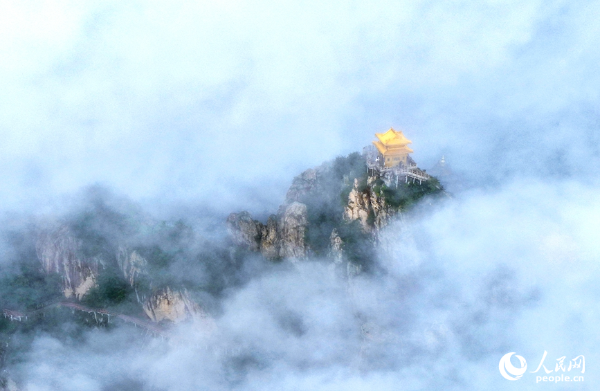 Stunning views of Laojun Mountain after rainfall in central China's Henan