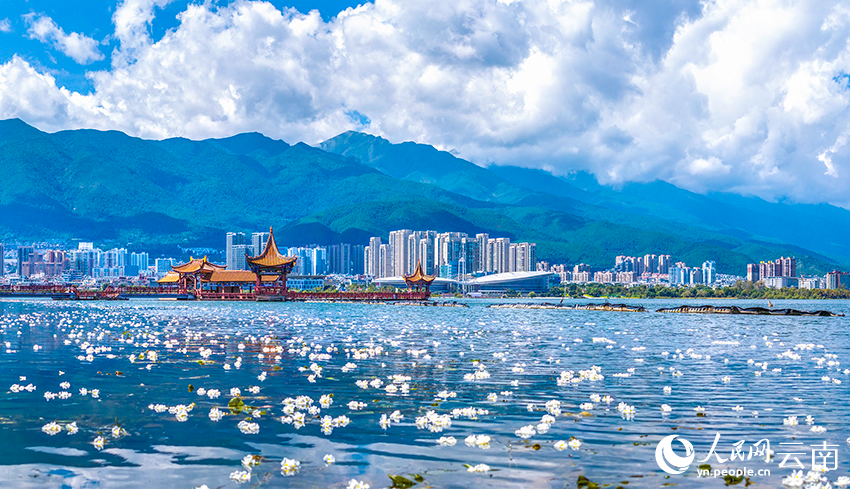 Breathtaking views of Erhai Lake in SW China's Yunnan