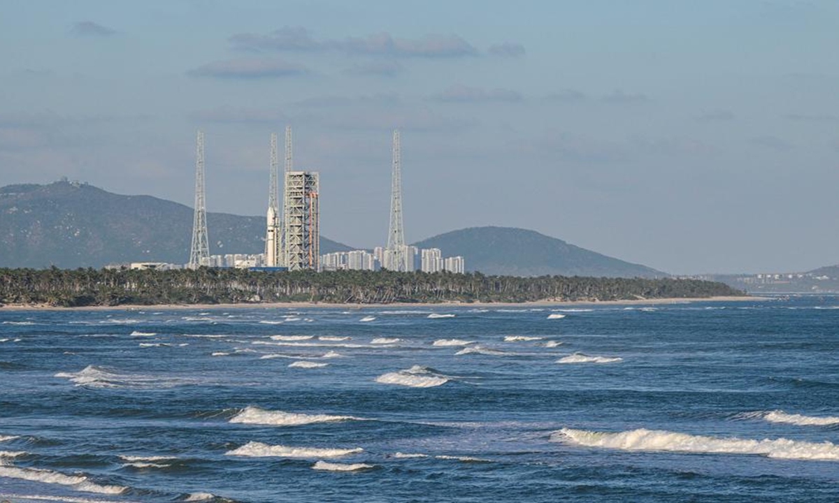 A Long March-12 carrier rocket is seen at the No. 2 launch pad of the Hainan commercial spacecraft launch site in Wenchang.south China's Hainan Province, Nov, 30,2024. Photo: a screenshot from a Xinhua News Agency report