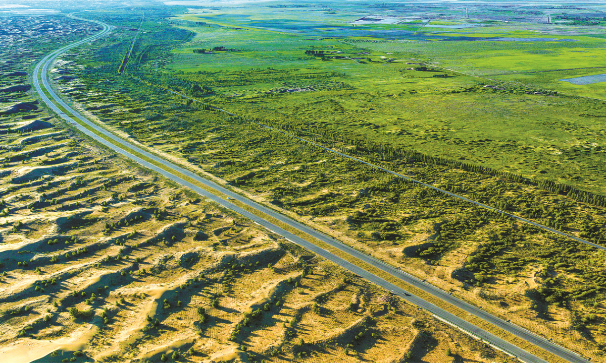 A comprehensive management zone for desert control in North China’s Inner Mongolia Autonomous Region Photo: forestry.gov.cn