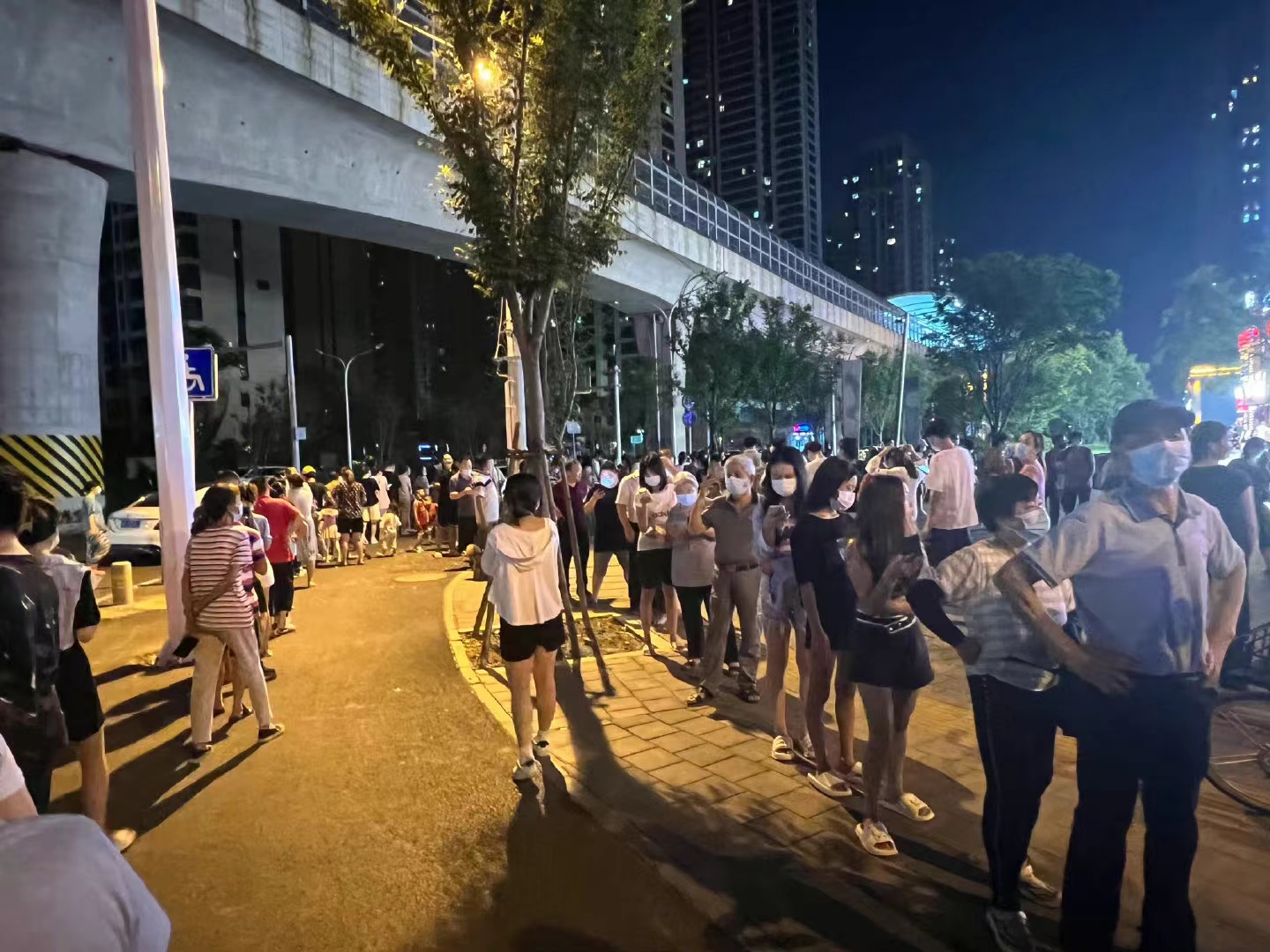 Residents in Wuhan, the capital of central China's Hubei Procinve, undergo large-scale nucleic acid tests.