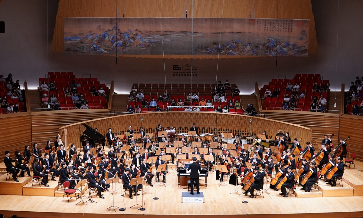 The Shanghai Symphony Orchestra perform at the Music in the Summer Air concert in Shanghai.Photo: Courtesy of the Shanghai Symphony Orchestra
