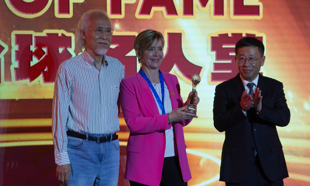 Allison Fisher (middle) Photo: Courtesy of organizers 