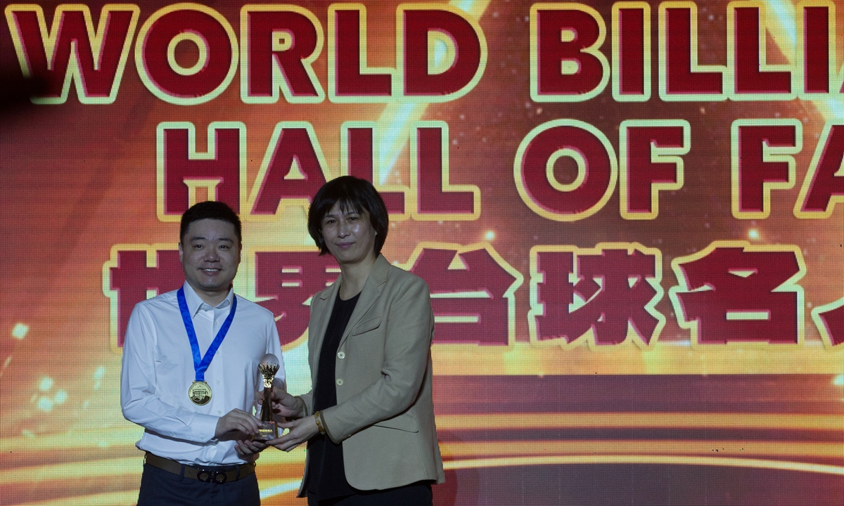 Ding Junhui (left) Photo: Courtesy of organizers