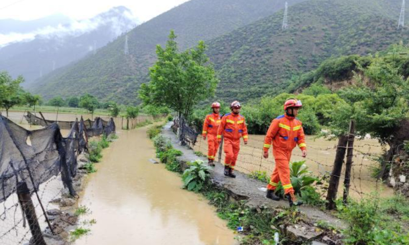 Firefighters of Diqing Tibetan Autonomous Prefecture, Southwest China's Yunnan Province, are inspecting the local disaster situation on May 31, 2025. Photo: chinanews.com