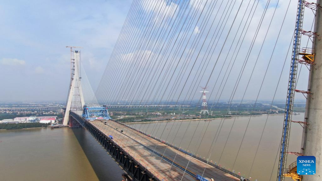 Xiangshan grand bridge in China's Guangdong finishes closure